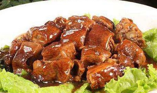 菜谱:酱香鸭块,奶油蘑菇汤,烤豆腐,尖椒肥肠的做法