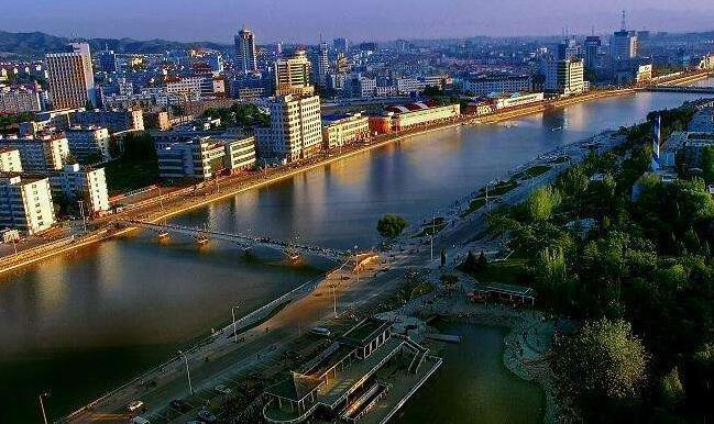 河北第二大城市为张家口,其面积约为36860平方公里.