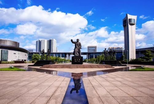 30大型跨界剧《远望海天》首演江阴大剧院地点:市融媒体中心一楼美术