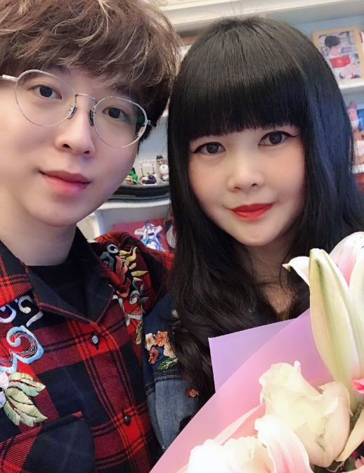 1年时间,嗨氏为何能还清4900万?得知嗨氏妈妈的真实身份,我懂了