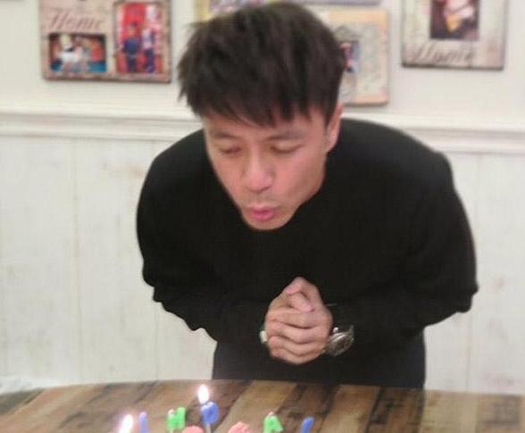 参观李克勤住的豪宅,在香港住得起带露台的房子,身家至少也过亿