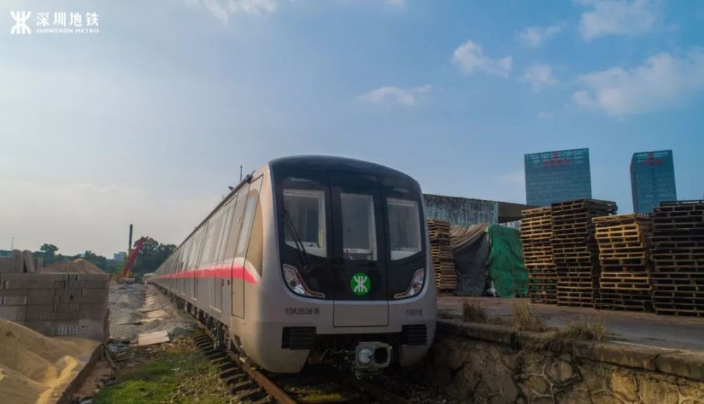 刚刚6号线二期10号线同步轨通