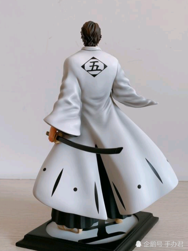 吾等前方绝无敌手死神原五番队队长蓝染惣右介手办蓝大太威武