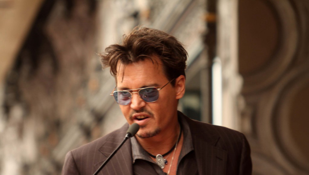 还记得剪刀手爱德华吗?他也是那个痞帅的"杰克船长"