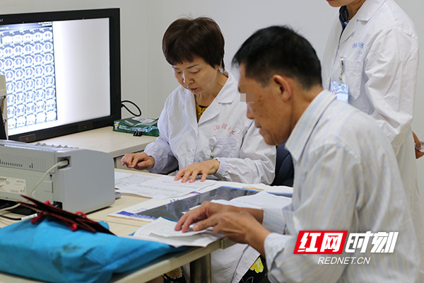 呼吸内科胡成平:一辈子不做糊涂医生