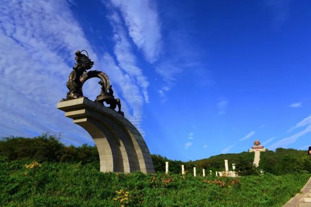 1 龍石風景旅遊區龍石風景旅遊區是國家4a級景區,由龍鼎山景區和石洞