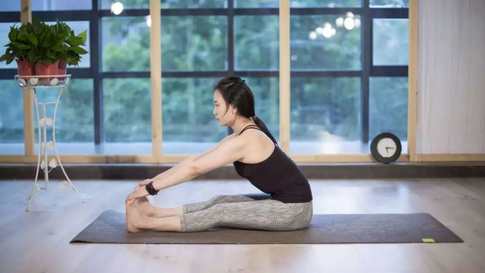 双腿背部伸展式