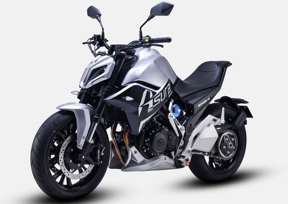 奔达 星罗400mt-x500又名赤毒天蝎,是摩瑞旗下的一款500cc双缸街车