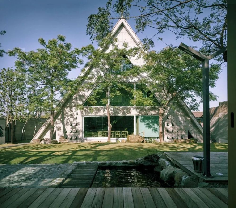 毛森江|他花6年造一栋三角形别墅，业界惊叹：这样的房子，100年也不过时