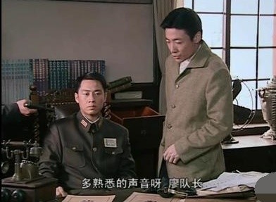 《潜伏》中李涯怎么会被廖三民一起坠楼摔死？_腾讯新闻