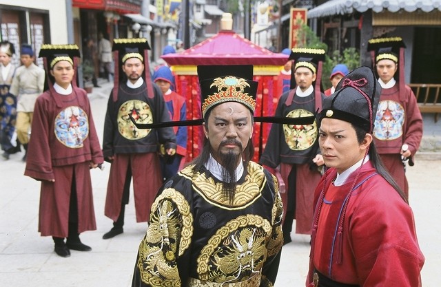 亚视版《新包青天》而除了金超群和范鸿轩之外,在该剧的多个章节,我们