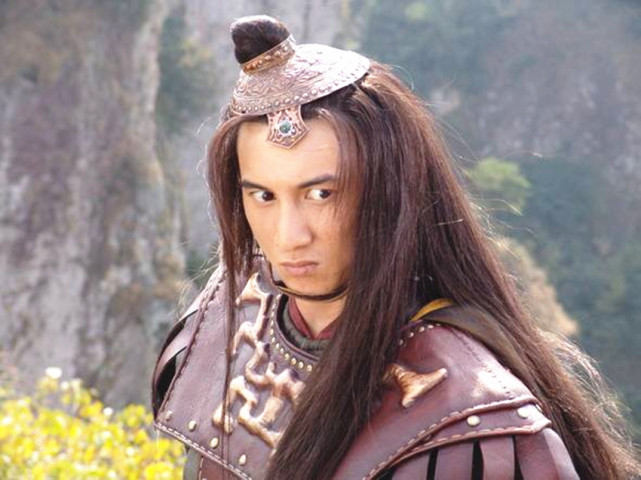 火神祝融则是我们非常熟悉的徐少强饰演,没听过他?