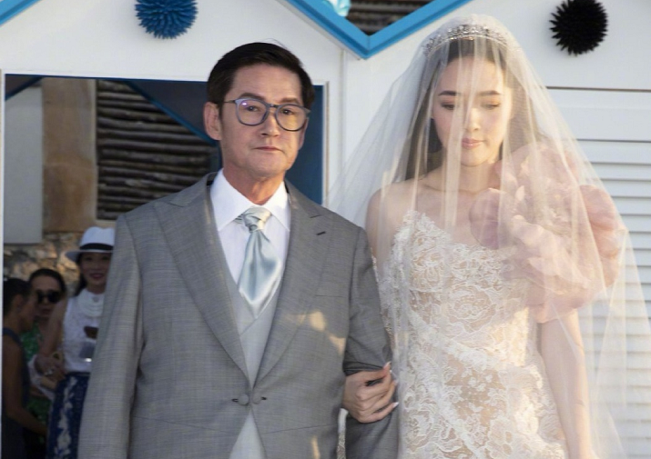 向佐婚礼弟弟向佑没参加?向太超满意合不拢嘴