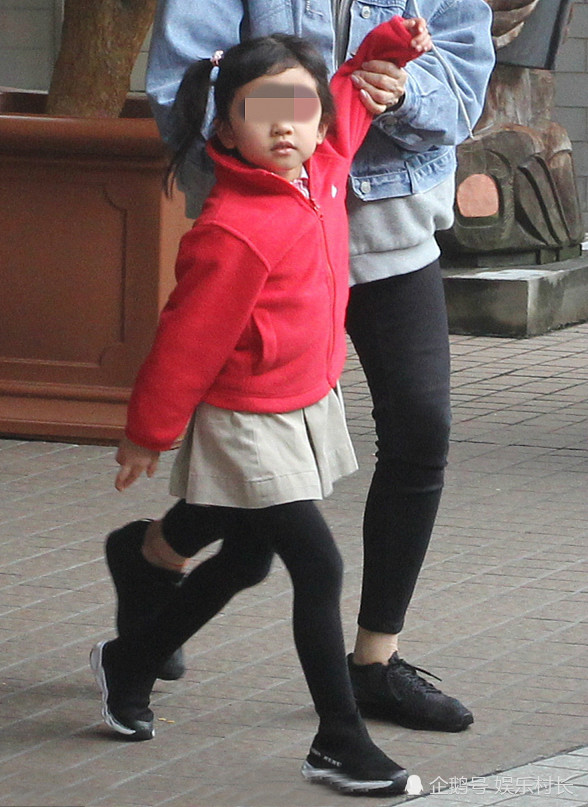 小糯米近照2017年时网络上曾曝光小糯米真实名字此外,其实早在2017年