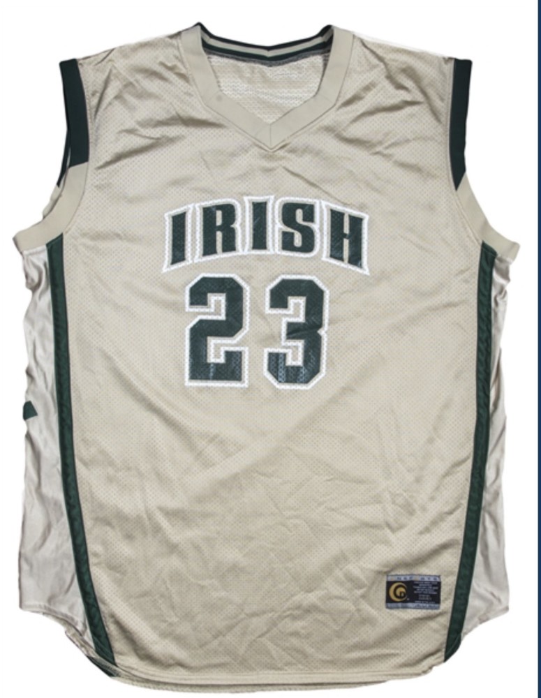 詹皇高中球衣上线几小时售价升至37500美金 目测或破10万