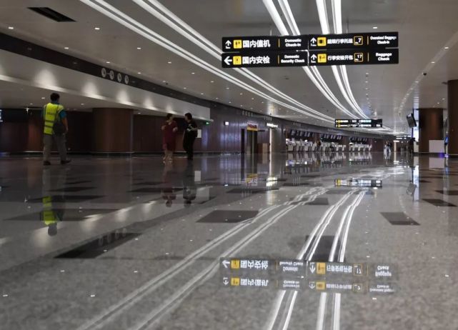 这是2019年9月4日拍摄的北京大兴国际机场地下一层的值机大厅。（新华社记者 张晨霖 摄）