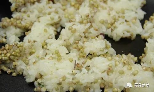 说了荞麦这么多好处,那怎么用荞麦做出诱人美食呢?