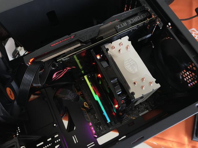 老先生斗地主,非要配7999元,i7-8700和2070任性