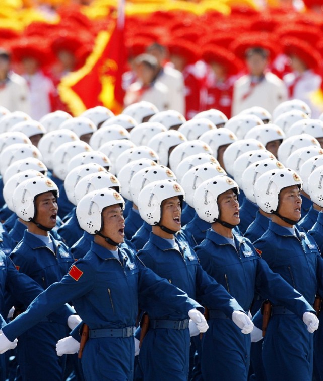 2009年阅兵:东风-31a,空警2000亮相,装备全部原创_腾讯新闻