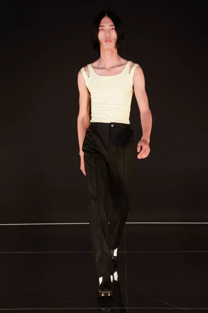 看中国设计师calvinluo如何描绘午夜巴黎