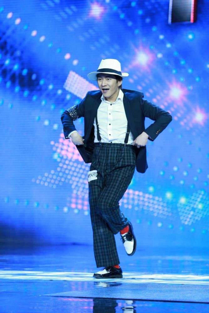 综艺那热度也是不会低的啊,作为高情商而又幽默的大幂幂在达人秀的