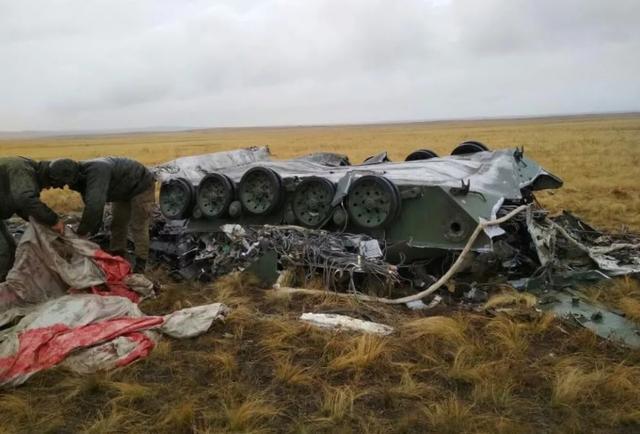 俄军为啥能人车一体空降 首次试验 空降兵司令把亲儿子塞进战车