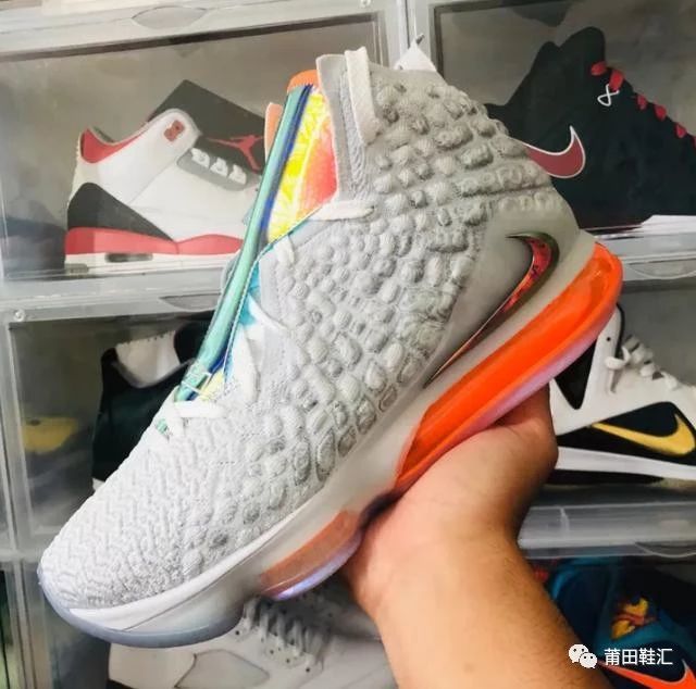 airmax科技回归詹姆斯17代白橙实战评测