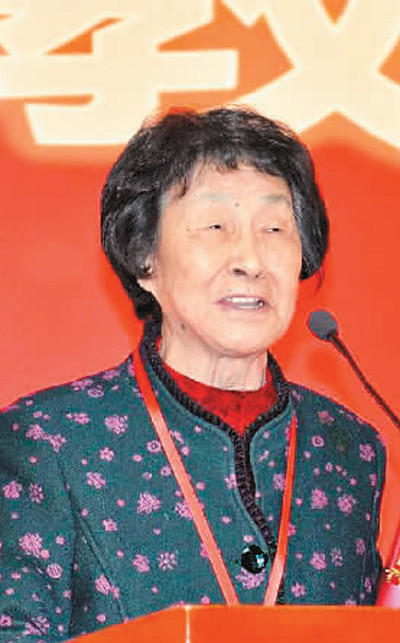 于 漪于漪:育人师表 教改旗帜"我常反思,我的课有多少上在黑板上,有
