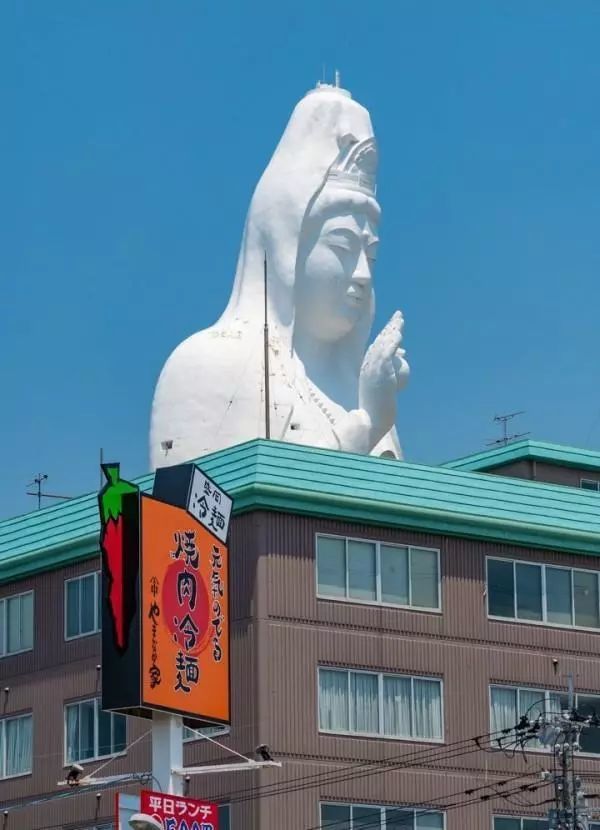 日本仙台的100米巨大观音像 仿佛异世界般的视觉冲击力