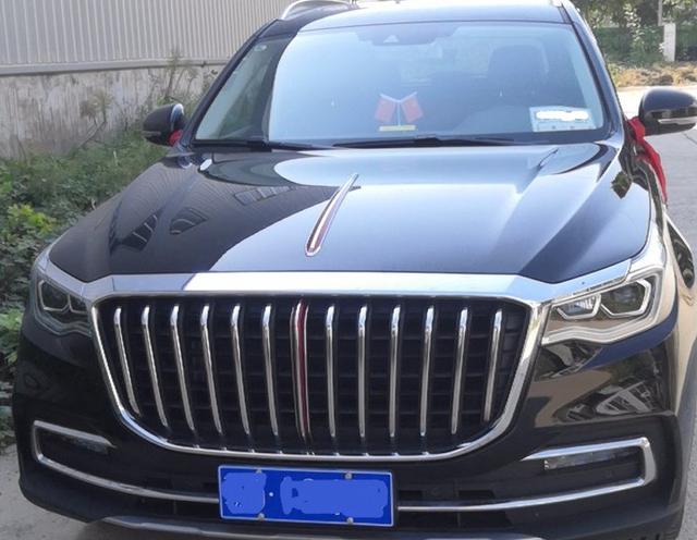 花42万买红旗hs7,一个月不到就提到车,大哥开途乐前来喝彩