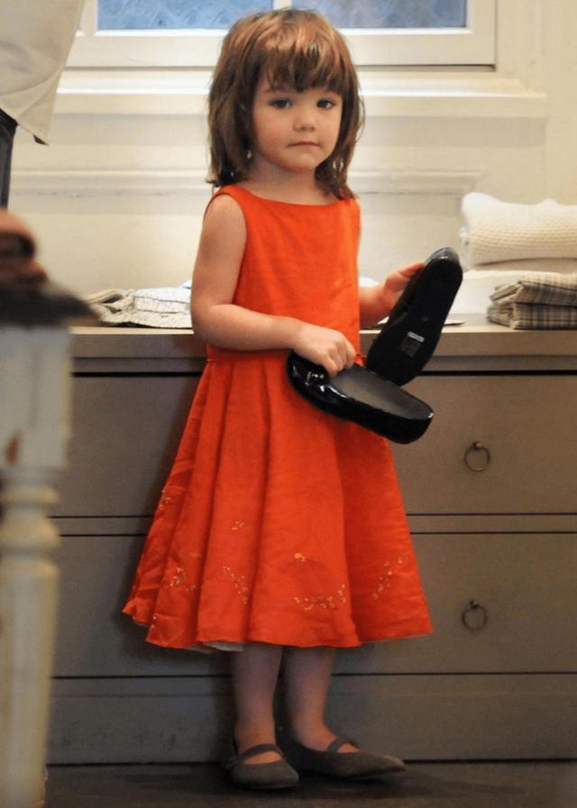 阿汤哥的女儿近照曝光,一双大眼睛会说话,网友:人美心善