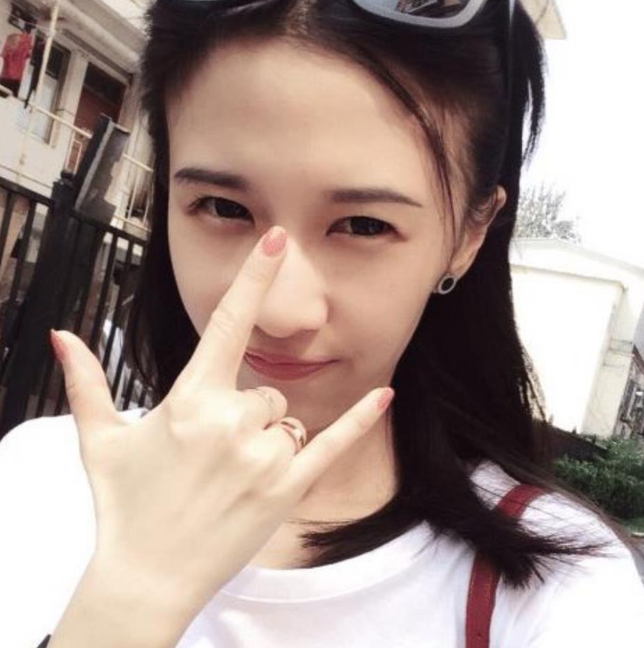 papi酱自曝是小苏菲玛索,本以为是自夸,旧照曝光网友沉默了