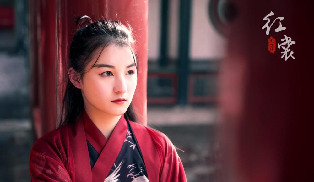 古装红衣少女,颜值满分英气十足