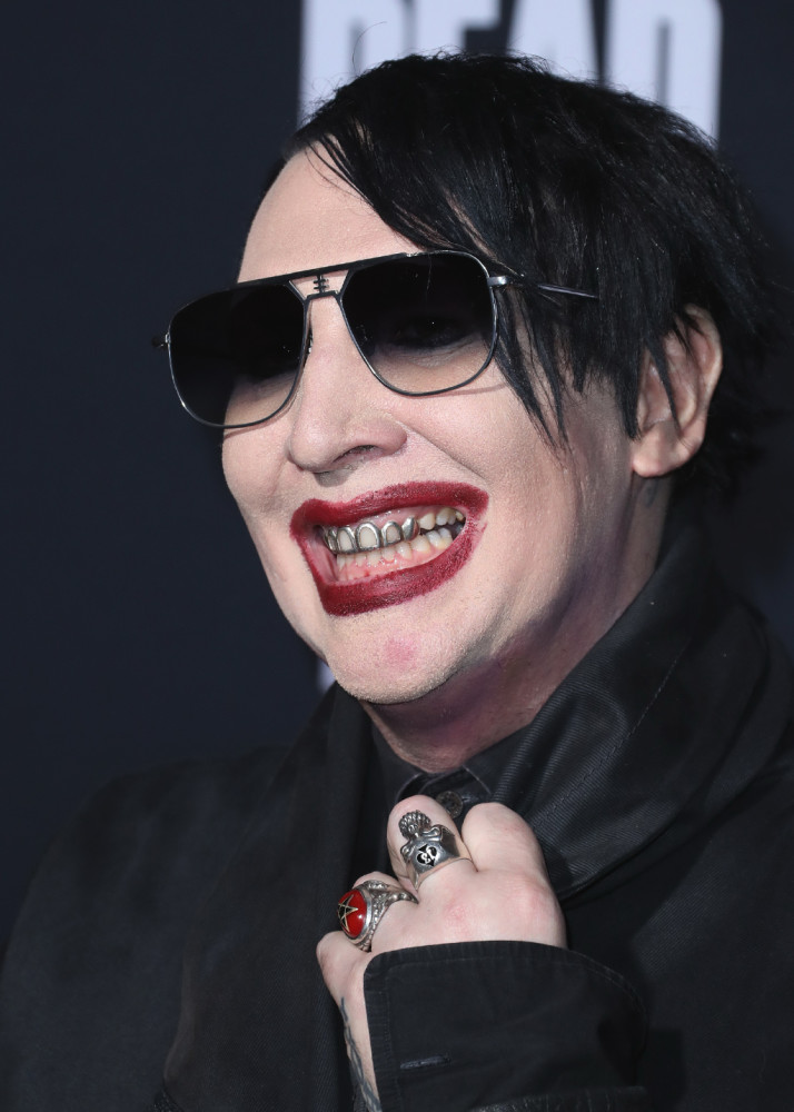 酷毙了50岁玛丽莲曼森现身活动重金属狂魔29年容颜不老