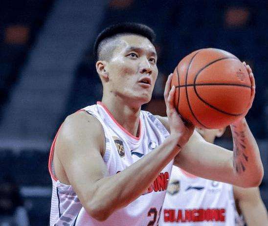 易建联|朱总表示做好阿联不打准备 战北京是宏远肌肉男最后救赎 否则离队