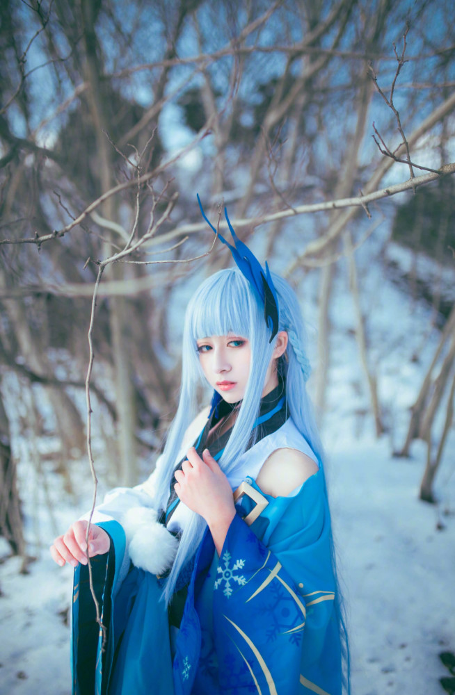 日系少女cosplay阴阳师雪女 尽显冷漠神秘气场