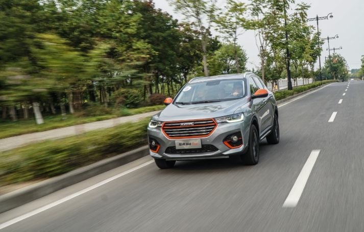 取悦年轻人的方法很多,哈弗h4 pro选择了最直接的一种