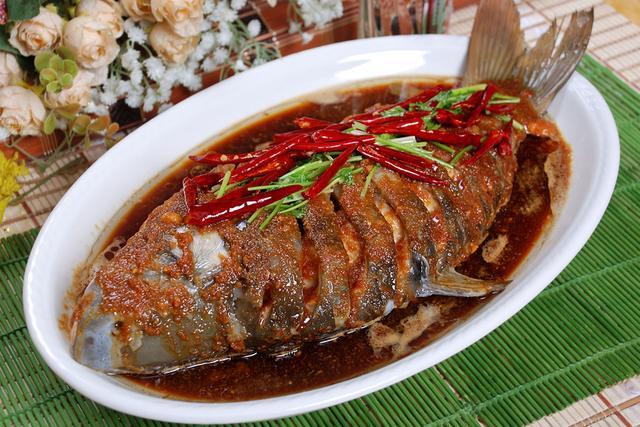 红烧鲤鱼