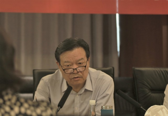陕西省作家协会党组原书记,著名作家,书法家雷涛出席会议