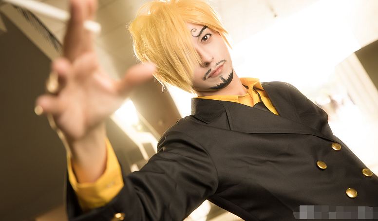 小哥哥cos香吉士被嘲太假,看到成品图,"低成本胡子"绝了