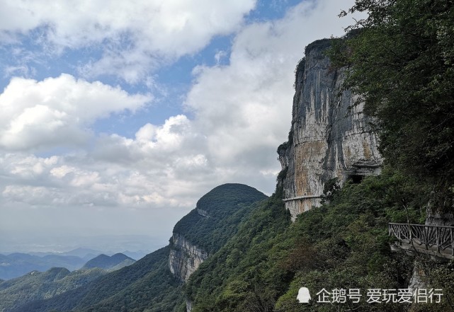 巴蜀四大名山重慶金佛山,被外國友人稱為:東方的阿爾卑斯山