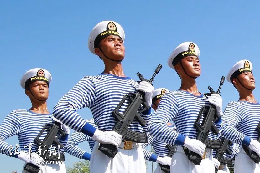 威武霸气!海军浪花白方队高清大图来袭