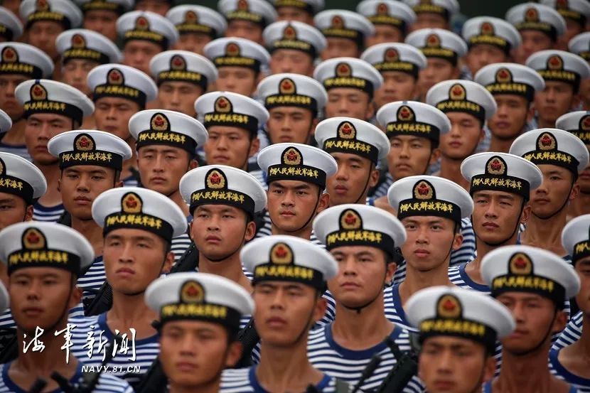 威武霸气!海军浪花白方队高清大图来袭