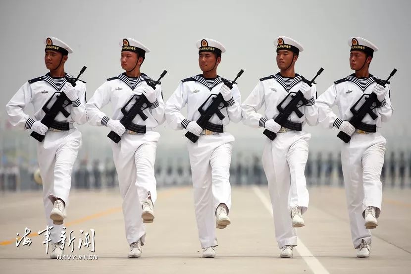 威武霸气!海军浪花白方队高清大图来袭
