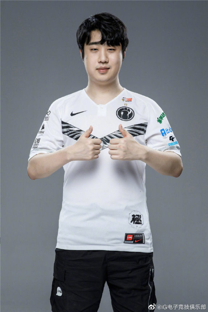 dwg教练解释不带flame原因,却让网友为ig俩上单掐架!