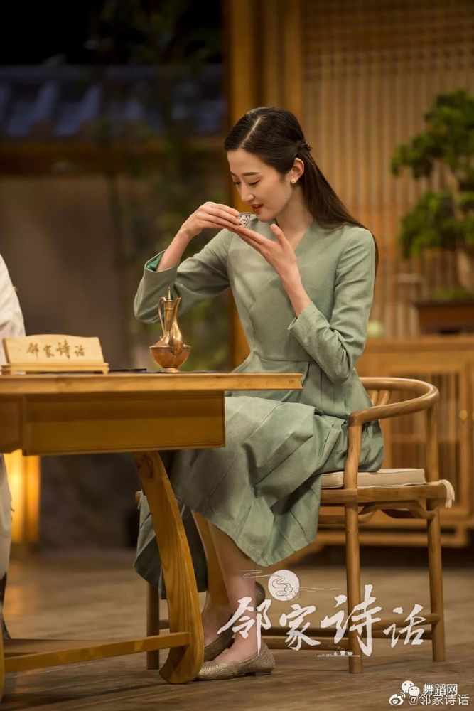 中国人民解放军总政歌舞团演员王金玉·表演诗歌乐舞《清明》