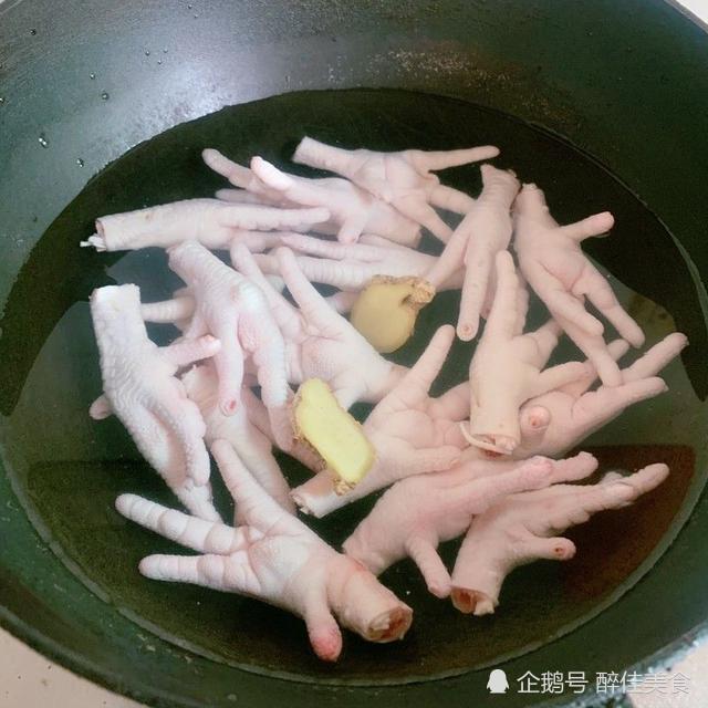 不要只做凉拌鸡爪了 教你制作美味虎皮鸡脚 详细步骤 看了都会