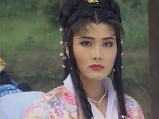 然而,随着90年代末港片的衰落,杨丽菁也开始向电视剧行业转型.