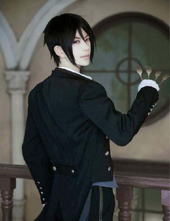 黑执事塞巴斯蒂安cos震撼来袭,认领你们家的"恶魔仆人"