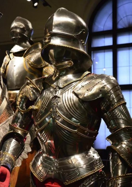 山寨,租借,降配置,昂贵的板甲为何能普及?差异化经营是关键